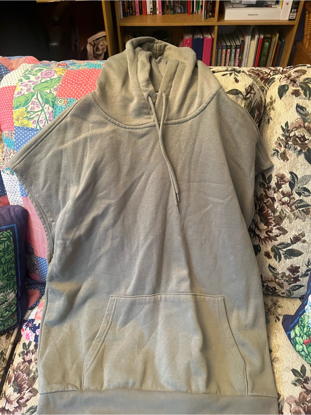 Men's Crewneck Sleeveless Hoodie in Light Gray/Green